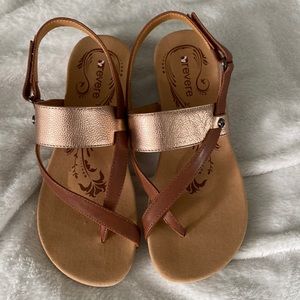 Revere Honolulu wedge sandal NWOB